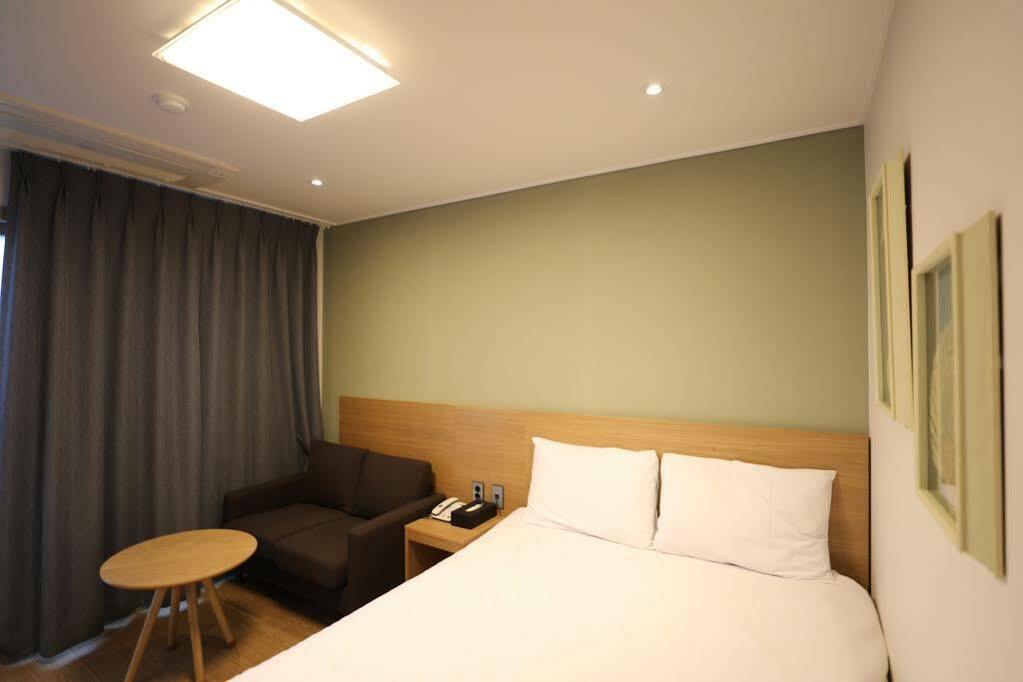 Sims Hotel เมืองเชจู ภายนอก รูปภาพ
