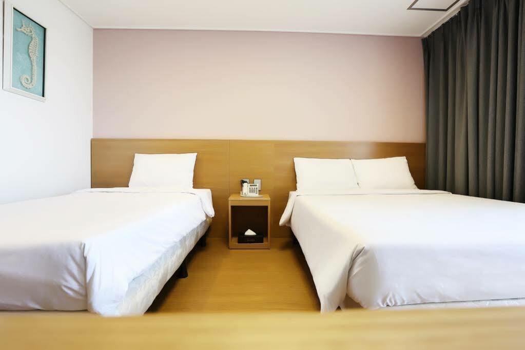Sims Hotel เมืองเชจู ภายนอก รูปภาพ